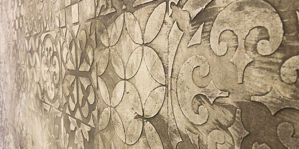 Stenciling with decorative plaster